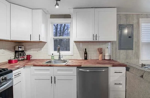 4160 NE Winn Rd — Photo 3