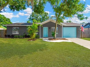 10706 Airview Dr, Tampa, FL 33625