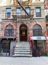 Rented by Warren T Real Estate Corp.