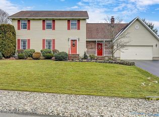 208 Stoney Creek Rd, Clarks Summit, PA 18411