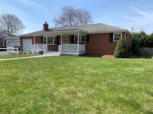 3 Roosevelt Rd, Cumberland, RI 02864