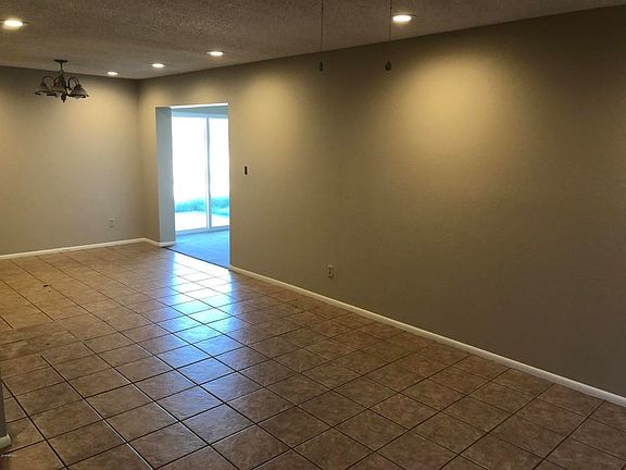 4th image of 2736 W Isabella Ave