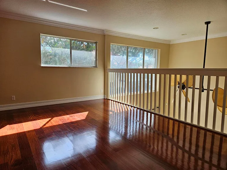 7526 Pinewalk Dr S — Photo 20