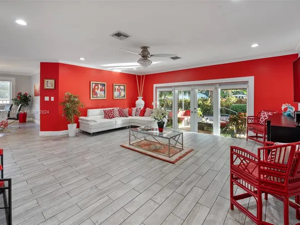 1189 Labaron Dr, Miami Springs, FL 33166