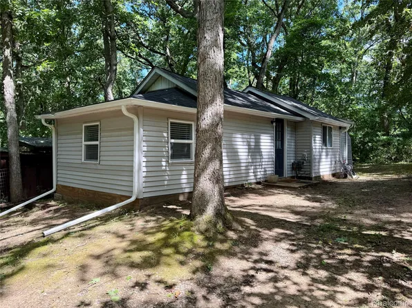 5145 Timber Ln, Brooklyn, MI 49230