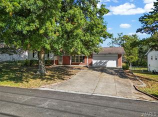 3708 Gail Dr, Imperial, MO 63052