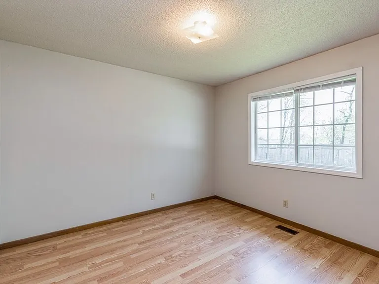 4126 Harris St — Photo 7