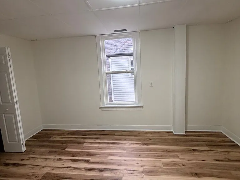 1813 W Gaulbert Ave — Photo 9