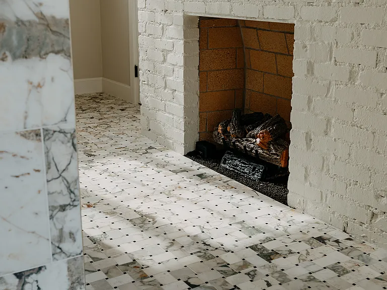 Gas fireplace in Master bath