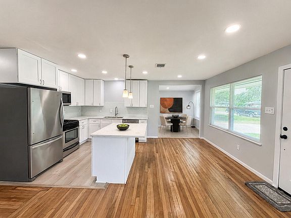 5th image of 6010 Ridgeway Dr