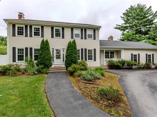11 Greenbrier Rd, Smithfield, RI 02828