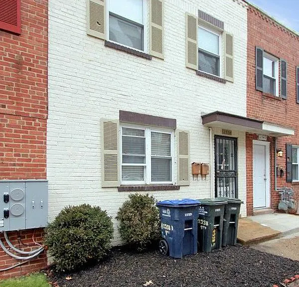 2538 9th St NW #B — Photo 3