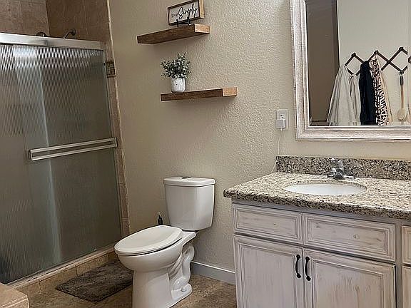 Primary suite bathroom 