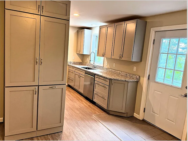 14 Cummings St #2 — Photo 7