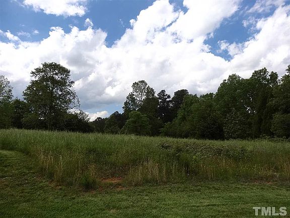 2nd image of 2409 Acanthus Dr