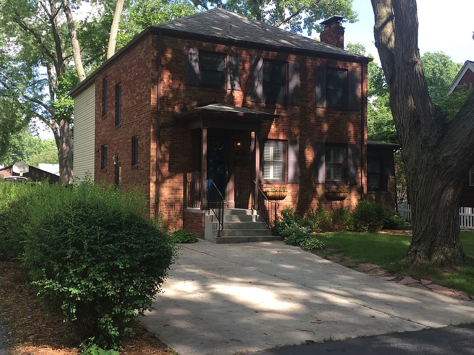 Near Park and Ash
