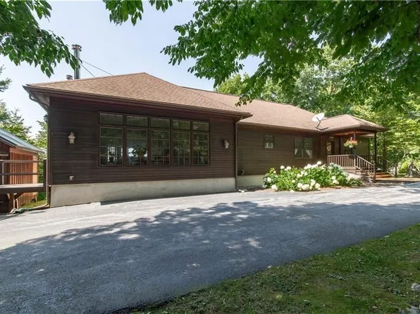 45477 Heather Dr, Wellesley Island, NY 13640