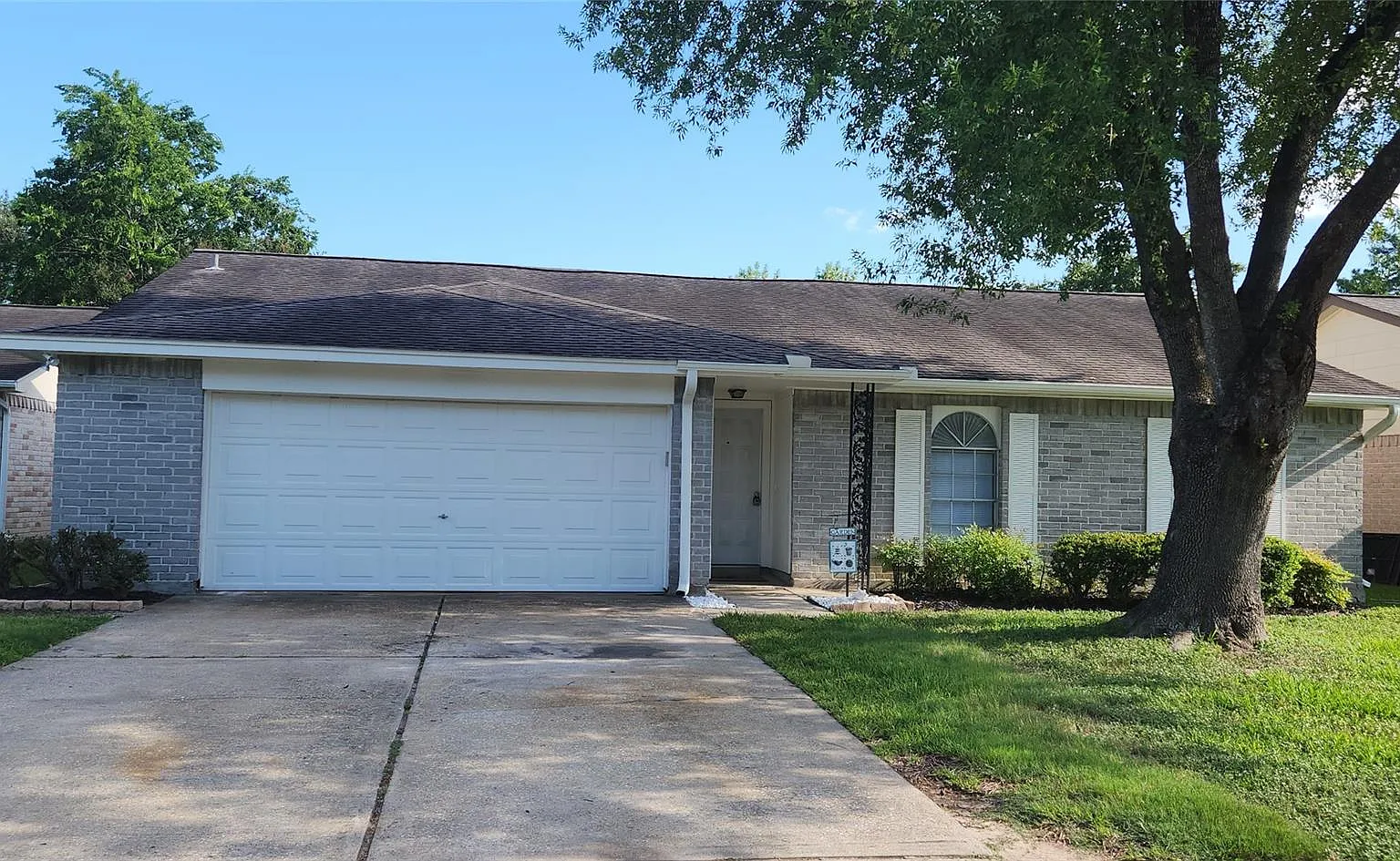 4 bed, 2.0 bath, 1438 sqft, $1,800 — Photo 2