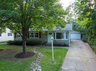 7403 Redwood St, Crystal Lake, IL 60014