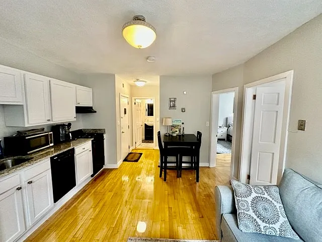 2 bed, 9999 sqft, $3,500 — Photo 4