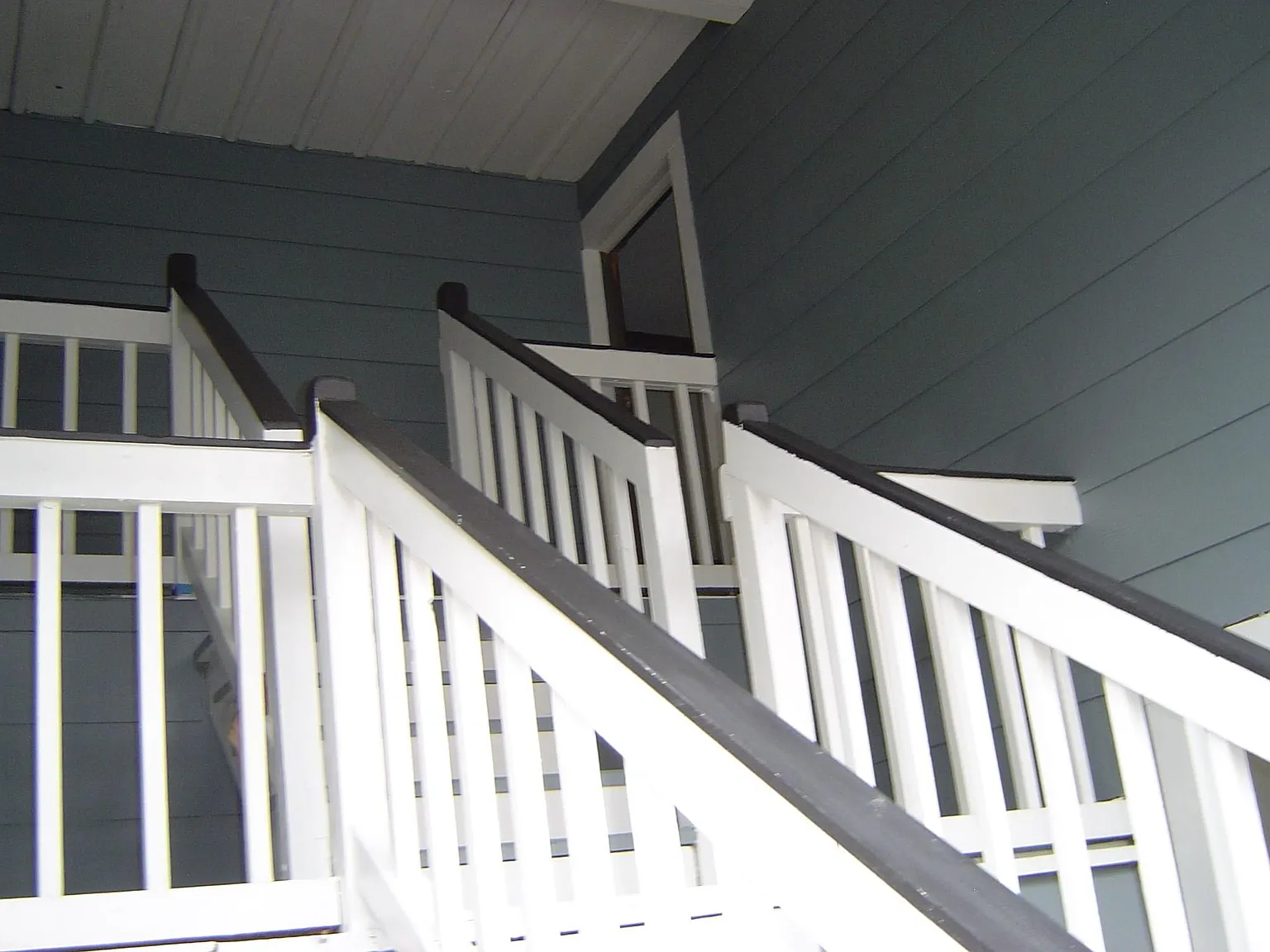 1 bed, 2.0 bath, 1200 sqft, $995 — Photo 2