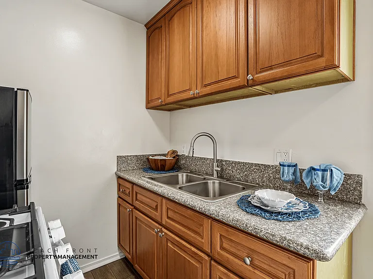 11100 Pangborn Ave. — Photo 14