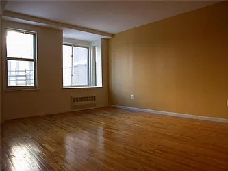 Rented by R New York