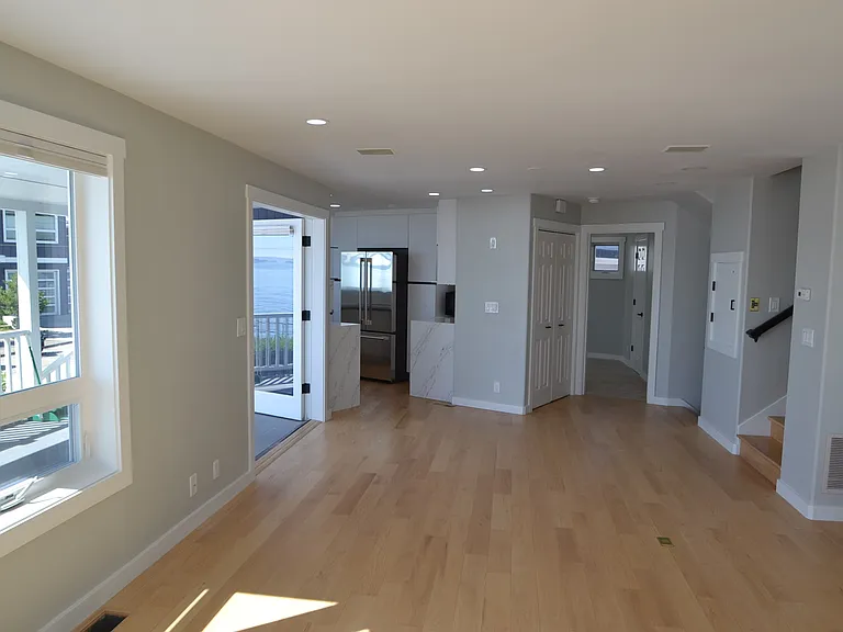 3504 Beach Dr SW — Photo 10