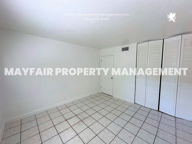 519 W Kalmia Dr #5 — Photo 8
