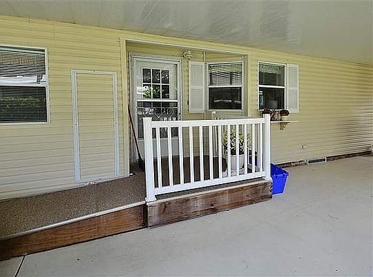 3rd image of 103 Misty Falls Dr