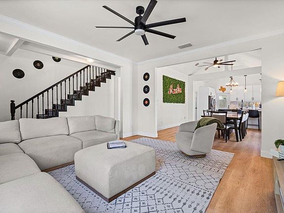 3rd image of 1201 S Garden St #A