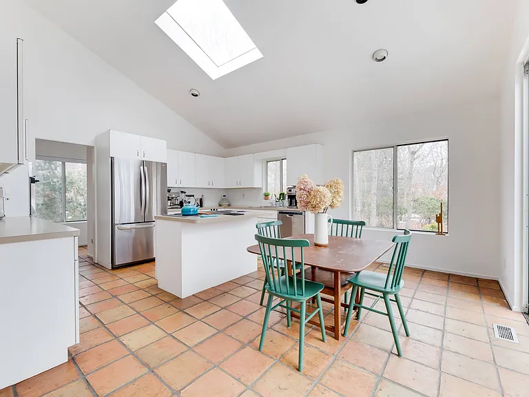 155 Middle Hwy — Photo 10