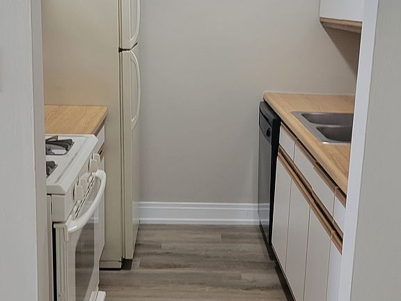 4th image of 9986 S 84th Ter #32-204