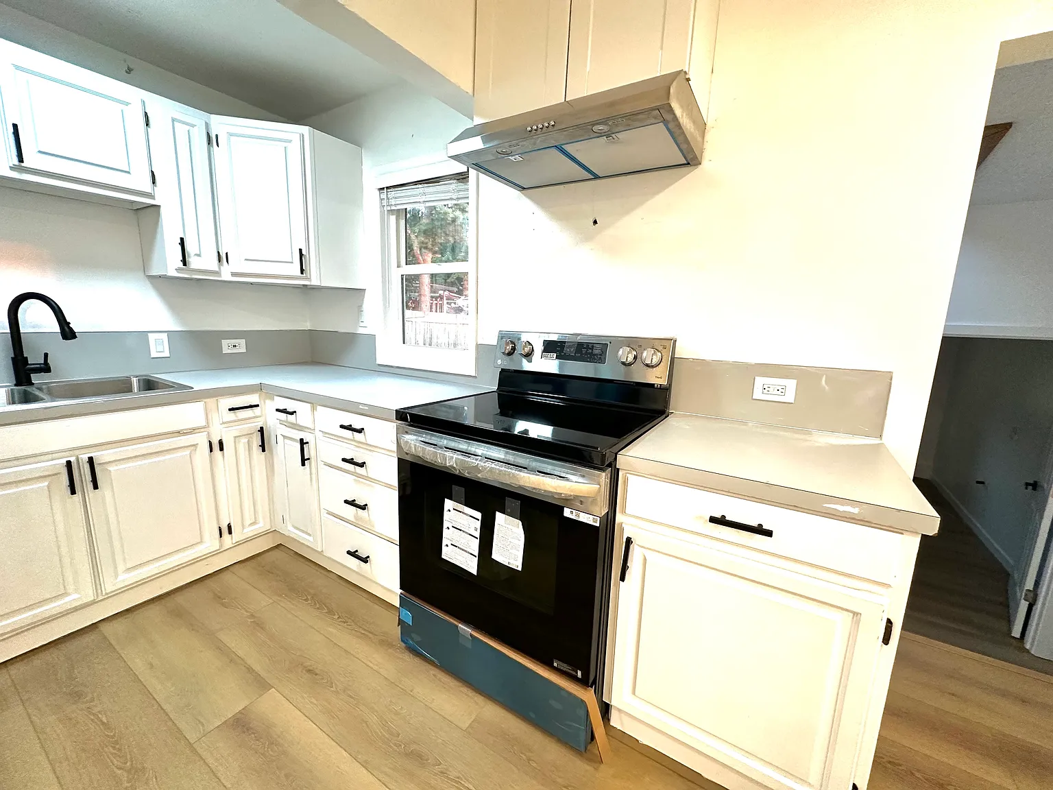2209 NE 9th Pl — Photo 3