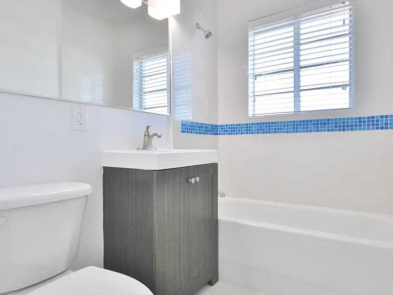 7315 Carlyle Ave — Photo 15