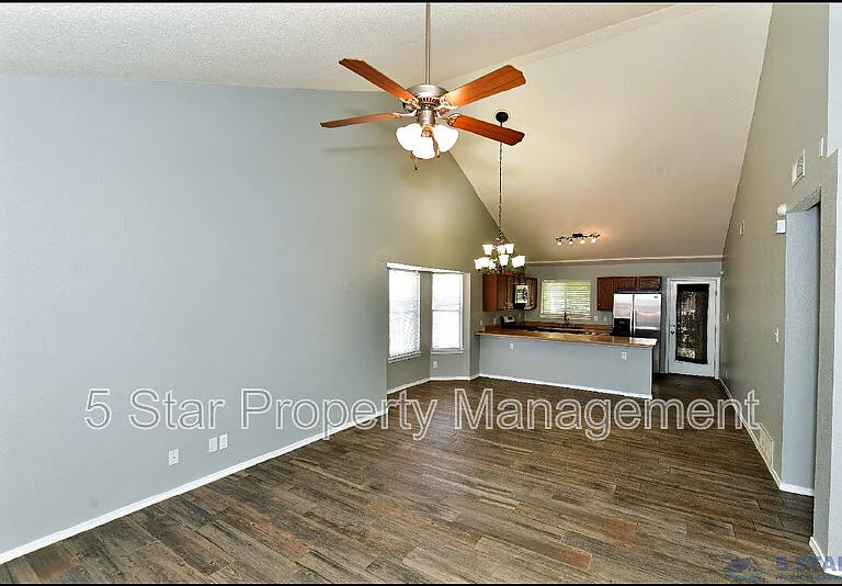 804 Margarita St — Photo 8