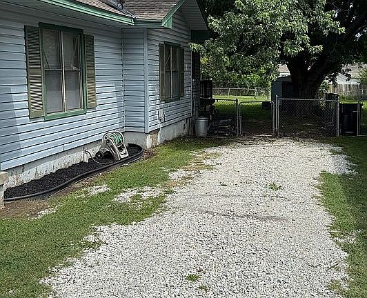 4th image of 512 W 21st St