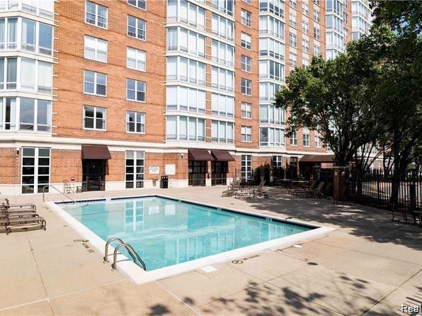 250 E Harbortown Dr #1011/1011