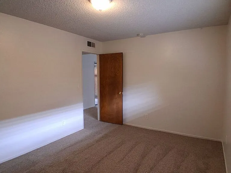 1493 W Fairmont — Photo 8