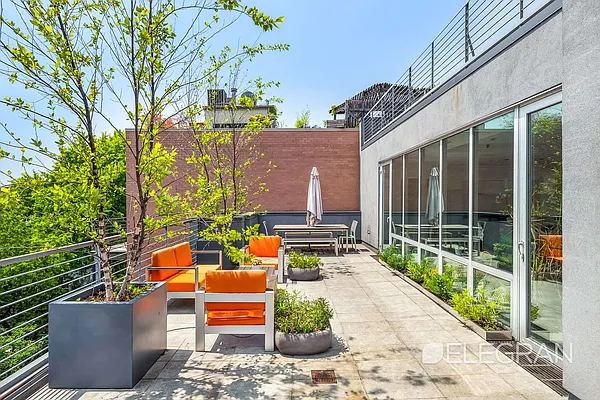 Rented by (Legacy) Elegran | media 2