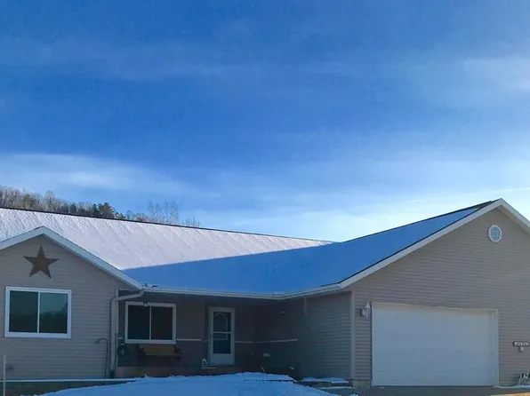 W4867 Mill St, La Crosse, WI 54601