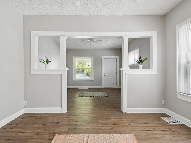 619 N Gray St — Photo 12