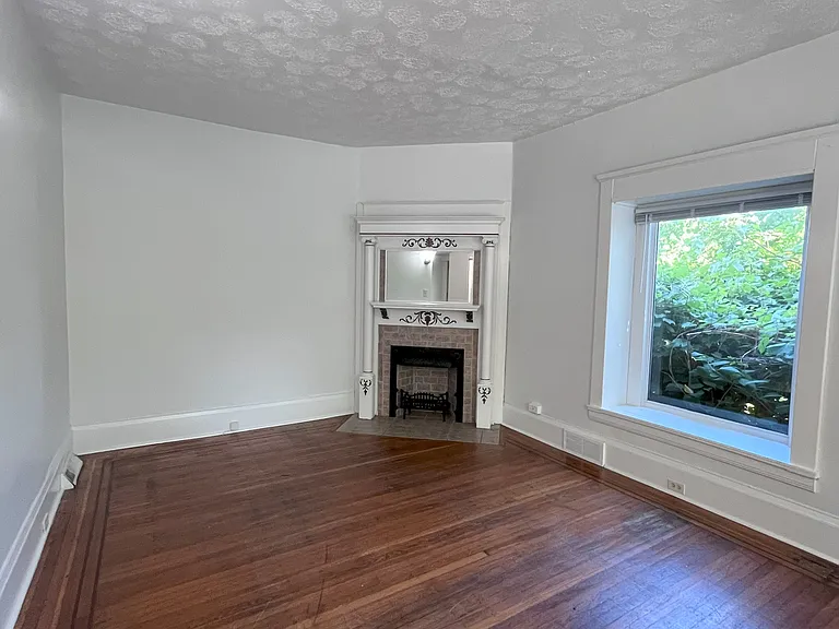 3231 Scranton Rd #1 — Photo 6