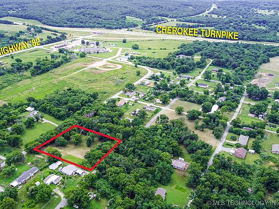 5th image of 608 S Cherokee St