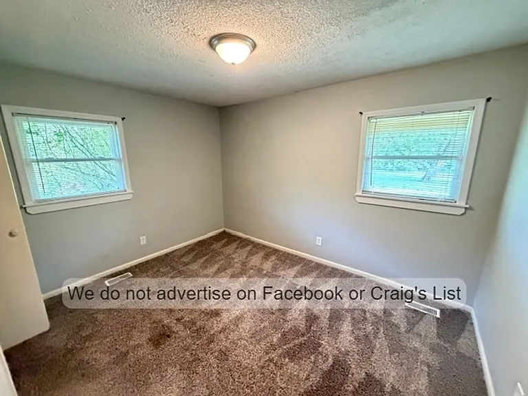 2721 Daly Ave — Photo 8