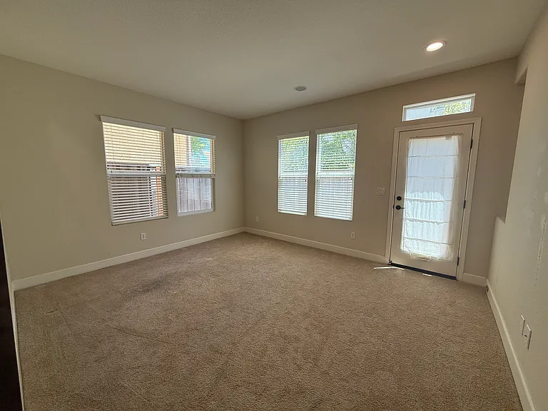 3360 Chartwell St — Photo 7