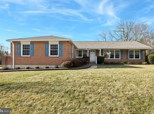 2710 E Landsdowne Dr, Wilmington, DE 19810