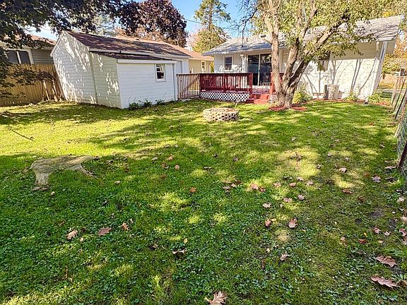 5th image of 302 2nd St SE