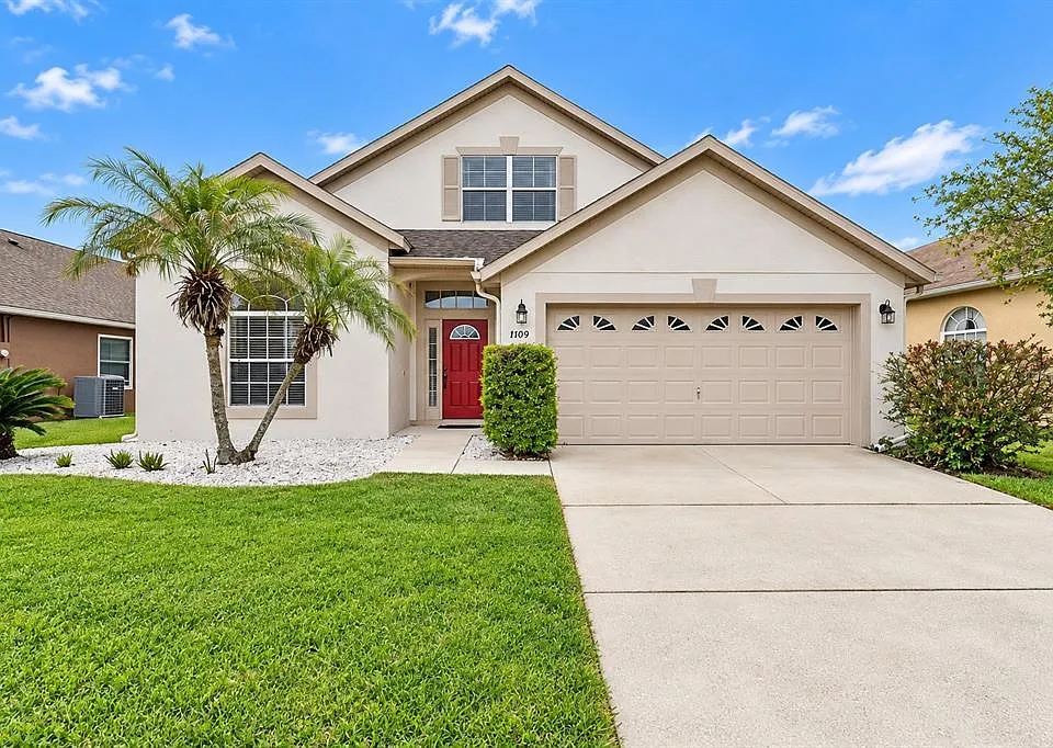 1109 Royal Saint George Dr