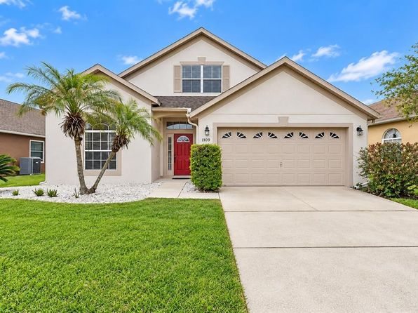 1109 Royal Saint George Dr